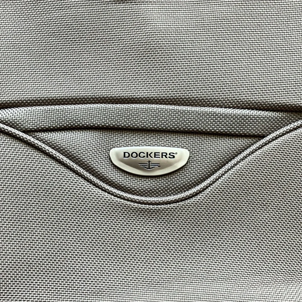 Dockers Garment Carrier Travel Fold Bag
